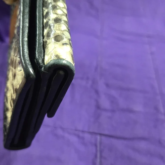 Gucci Python Continental Wallet With Tiger Head Closure With COA - Picture 5 of 16